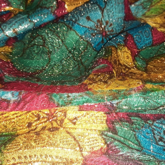 6 yards floral embossed material - Picture 7 of 7